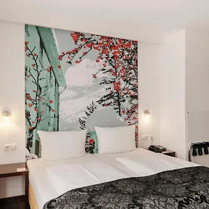 Helvetia Center 3* Münih