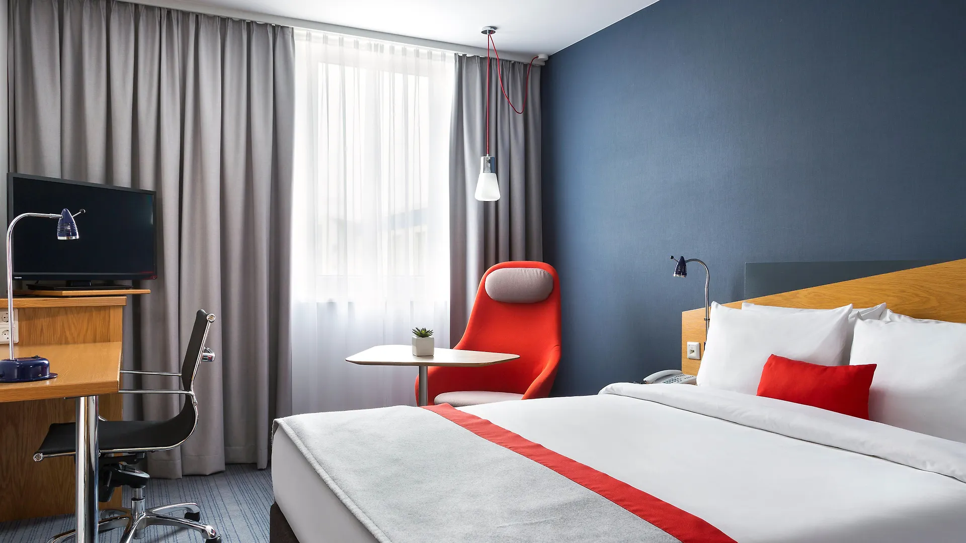 Holiday Inn Express Dortmund By Ihg 3*,